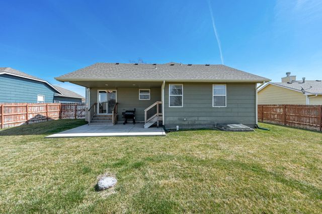 1407 N Spring Ridge Dr, Derby, KS 67037