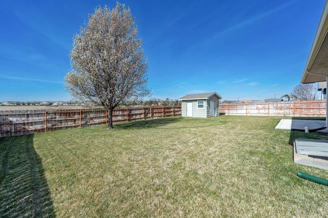 1407 N Spring Ridge Dr, Derby, KS 67037