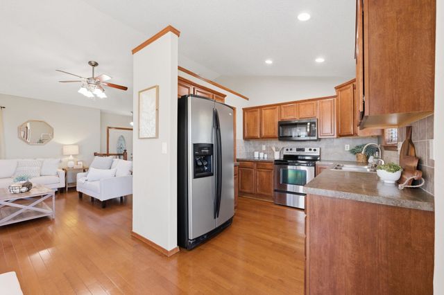 1407 N Spring Ridge Dr, Derby, KS 67037