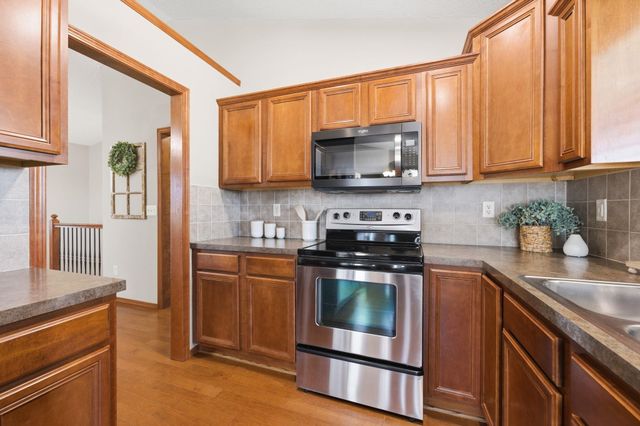 1407 N Spring Ridge Dr, Derby, KS 67037