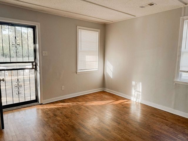 1872 PORTLAND AVE, Memphis, TN 38127