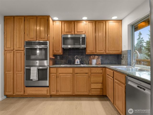 14415 NE 66th Court, Redmond, WA 98052