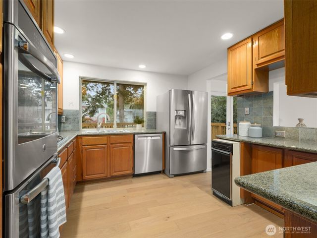 14415 NE 66th Court, Redmond, WA 98052