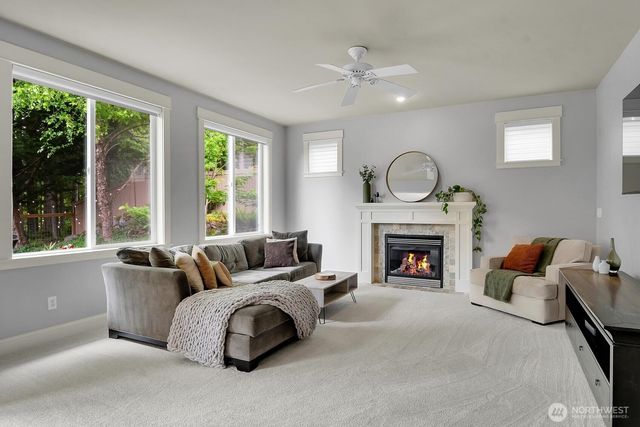 6214 Douglas Avenue SE, Snoqualmie, WA 98065