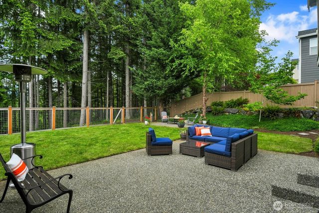 6214 Douglas Avenue SE, Snoqualmie, WA 98065