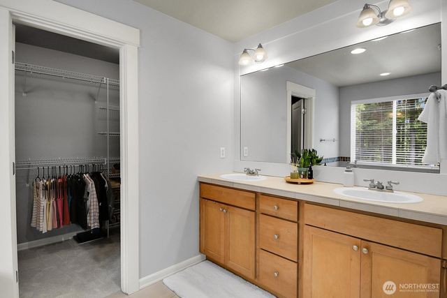 6214 Douglas Avenue SE, Snoqualmie, WA 98065