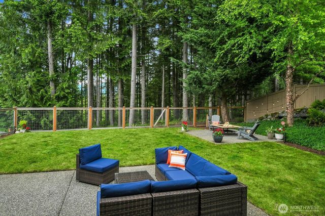 6214 Douglas Avenue SE, Snoqualmie, WA 98065