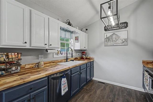 1216 Hardin Bridge Road, Euharlee, GA 30145