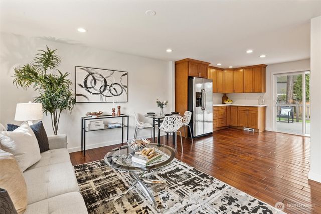 15601 125th Place NE, Woodinville, WA 98072