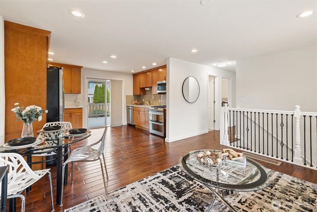 15601 125th Place NE, Woodinville, WA 98072