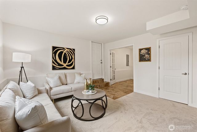 15601 125th Place NE, Woodinville, WA 98072