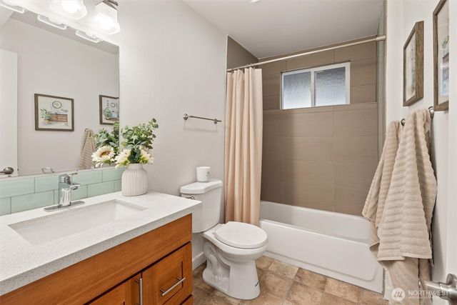 15601 125th Place NE, Woodinville, WA 98072