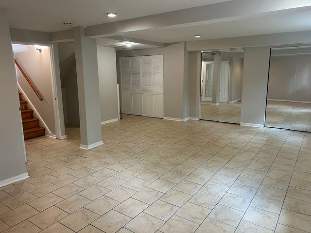 330 W Holly Court, Glenwood, IL 60425