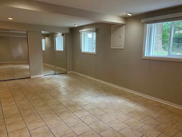 330 W Holly Court, Glenwood, IL 60425