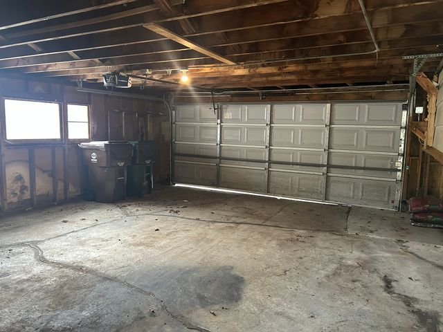 330 W Holly Court, Glenwood, IL 60425