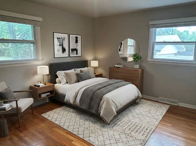 330 W Holly Court, Glenwood, IL 60425