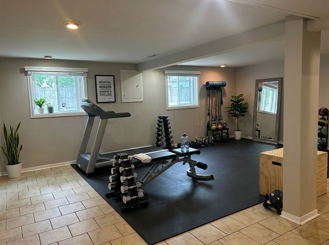 330 W Holly Court, Glenwood, IL 60425