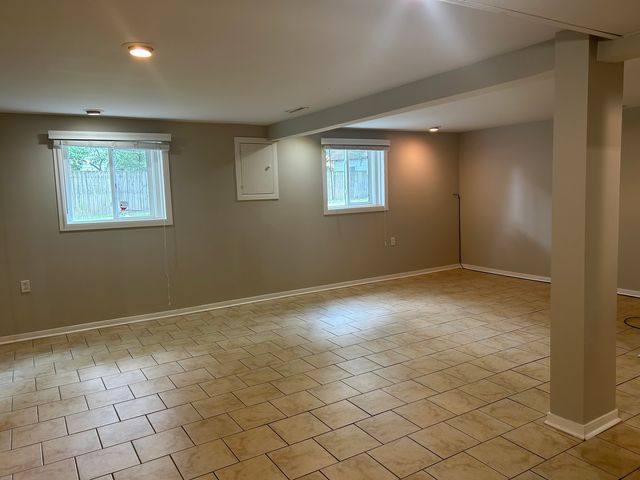 330 W Holly Court, Glenwood, IL 60425