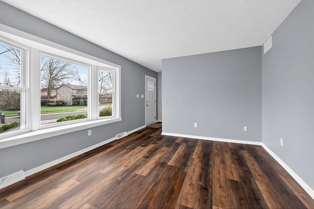 195 Parkwood Avenue, Pickerington, OH 43147