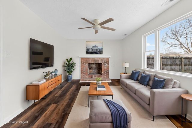 195 Parkwood Avenue, Pickerington, OH 43147