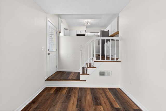 195 Parkwood Avenue, Pickerington, OH 43147