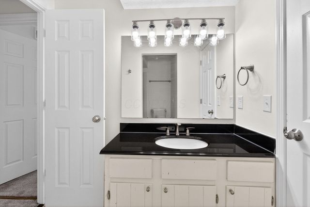 195 Parkwood Avenue, Pickerington, OH 43147