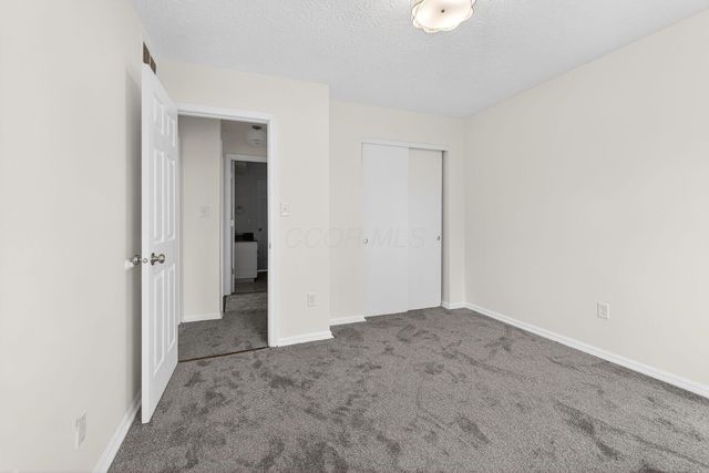 195 Parkwood Avenue, Pickerington, OH 43147