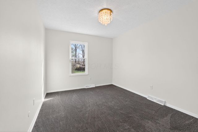 195 Parkwood Avenue, Pickerington, OH 43147