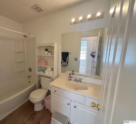 13022 Nebraska Avenue, Omaha, NE 68164