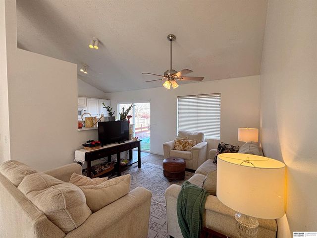 13022 Nebraska Avenue, Omaha, NE 68164