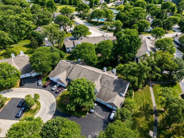 585 Edinburgh Lane B, Prospect Heights, IL 60070