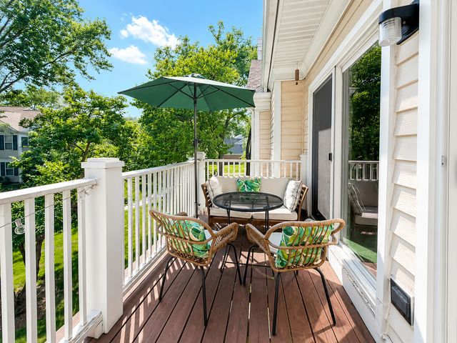 585 Edinburgh Lane B, Prospect Heights, IL 60070
