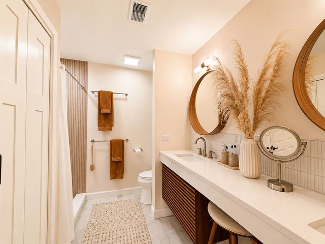 585 Edinburgh Lane B, Prospect Heights, IL 60070