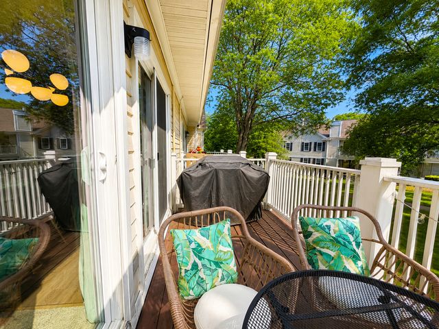 585 Edinburgh Lane B, Prospect Heights, IL 60070