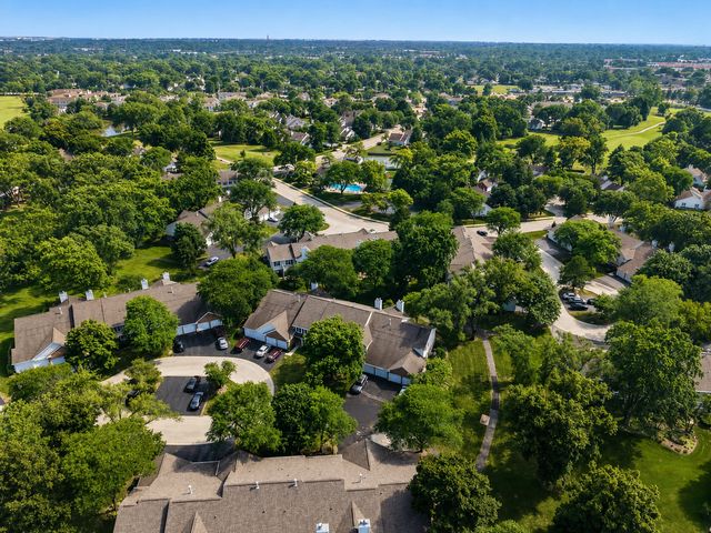 585 Edinburgh Lane B, Prospect Heights, IL 60070