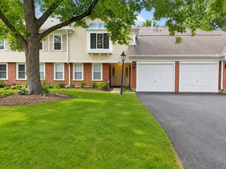 585 Edinburgh Lane B, Prospect Heights, IL 60070