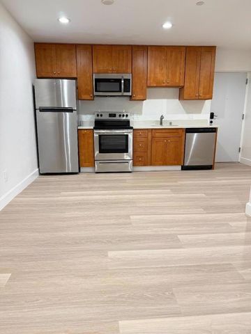 318 3rd Lane B, South San Francisco, CA 94080