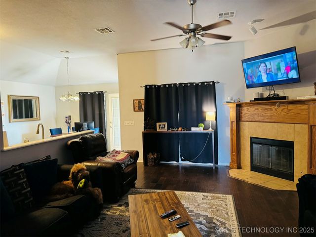 4008 Red Apple, Moore, OK 73160