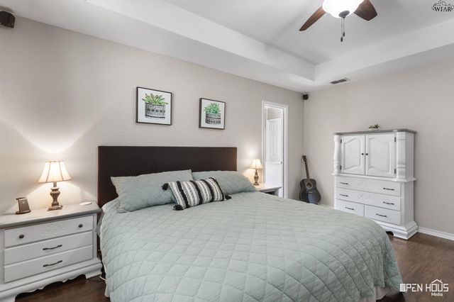 10 PARK PLACE CIRCLE, Iowa Park, TX 76367