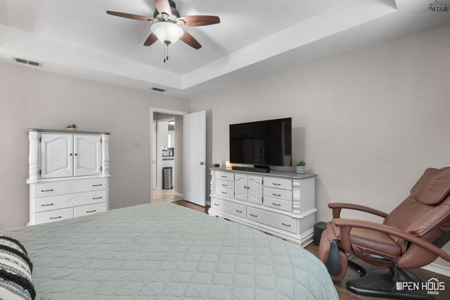 10 PARK PLACE CIRCLE, Iowa Park, TX 76367