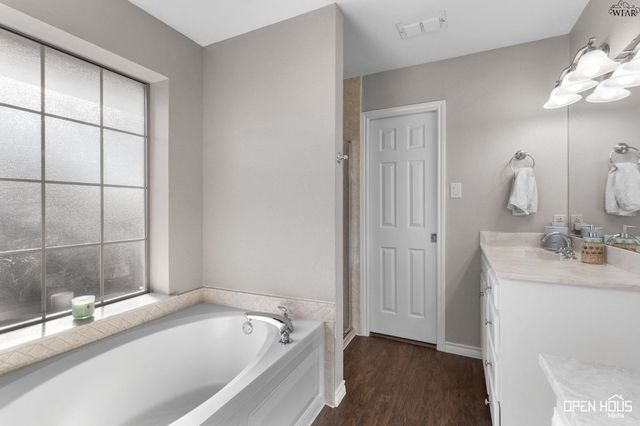 10 PARK PLACE CIRCLE, Iowa Park, TX 76367