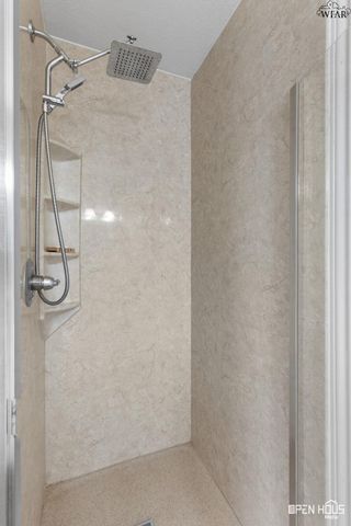 10 PARK PLACE CIRCLE, Iowa Park, TX 76367