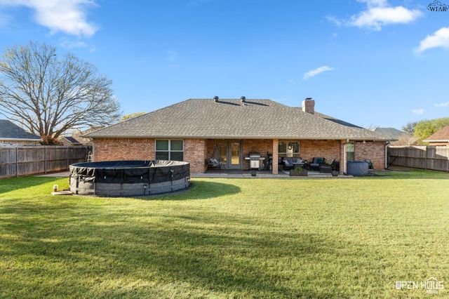 10 PARK PLACE CIRCLE, Iowa Park, TX 76367