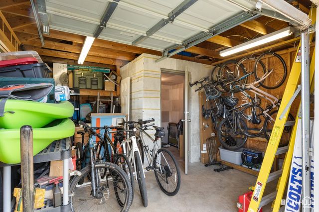 10 PARK PLACE CIRCLE, Iowa Park, TX 76367