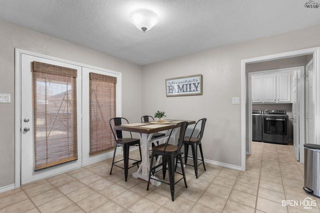 10 PARK PLACE CIRCLE, Iowa Park, TX 76367