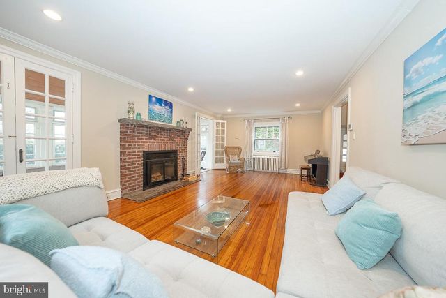 124 GRANDVIEW RD, Ardmore, PA 19003