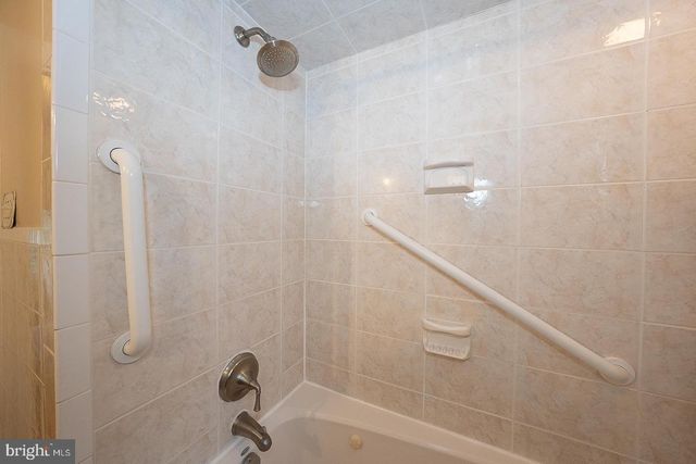 124 GRANDVIEW RD, Ardmore, PA 19003