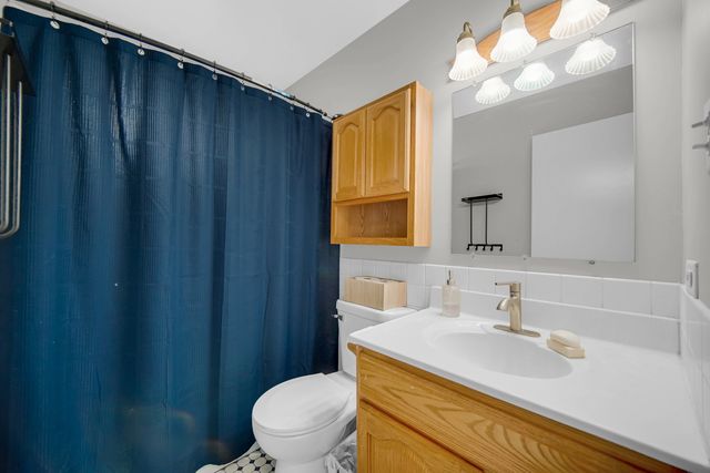 7305 W 75th Street, Bridgeview, IL 60455