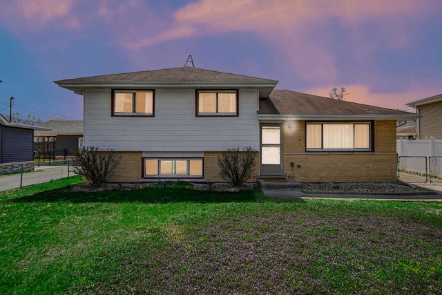 7305 W 75th Street, Bridgeview, IL 60455