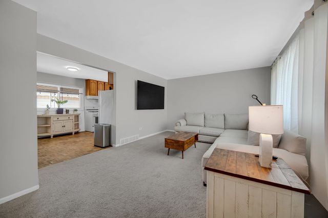 7305 W 75th Street, Bridgeview, IL 60455